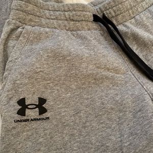 EUC Under Armour Gray Jogger Sweatpants